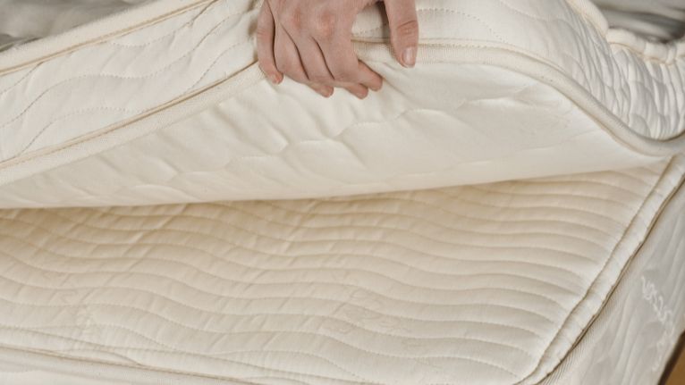 Best Mattress for Hip Pain in Canada: Complete Buying Guide (2026)