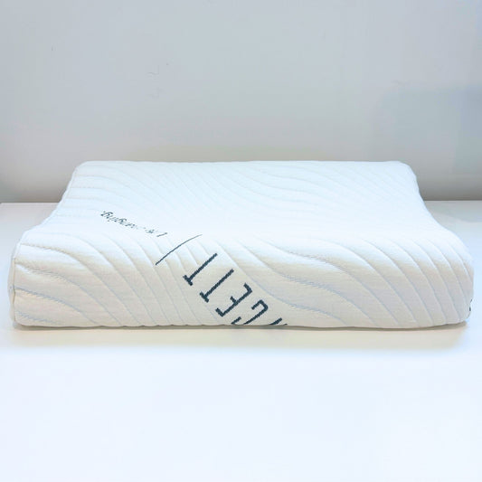 Cortes latex pillow front