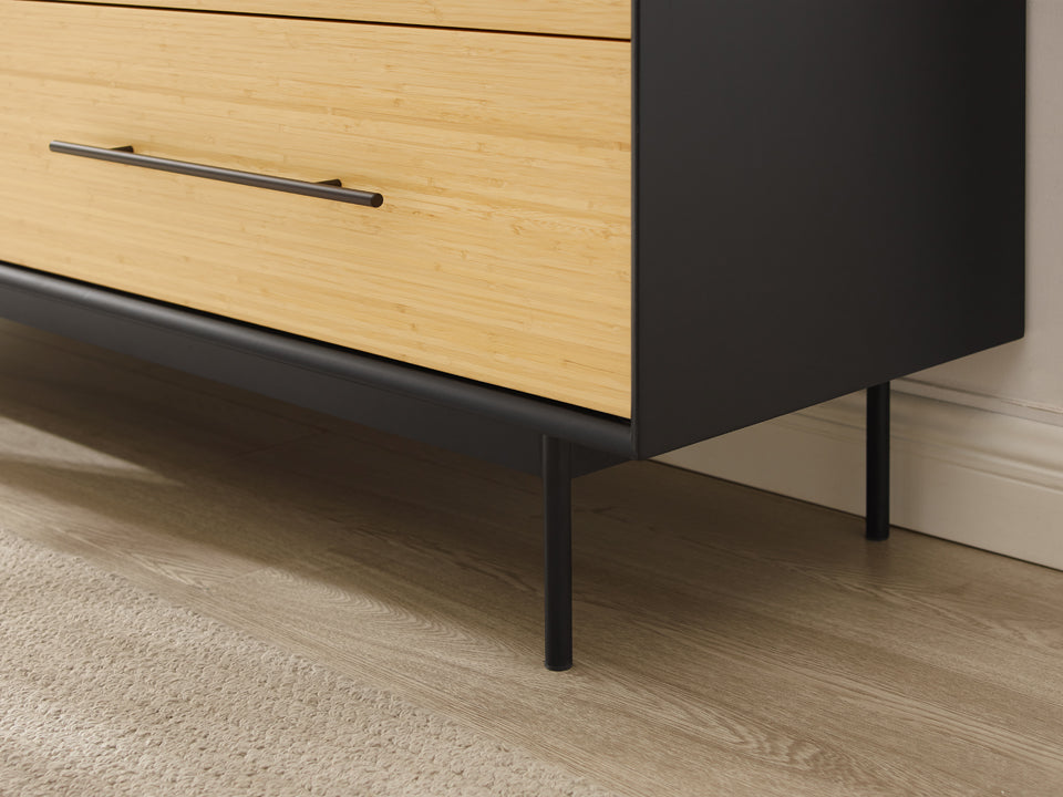 Santa Cruz 4 Drawer Dresser