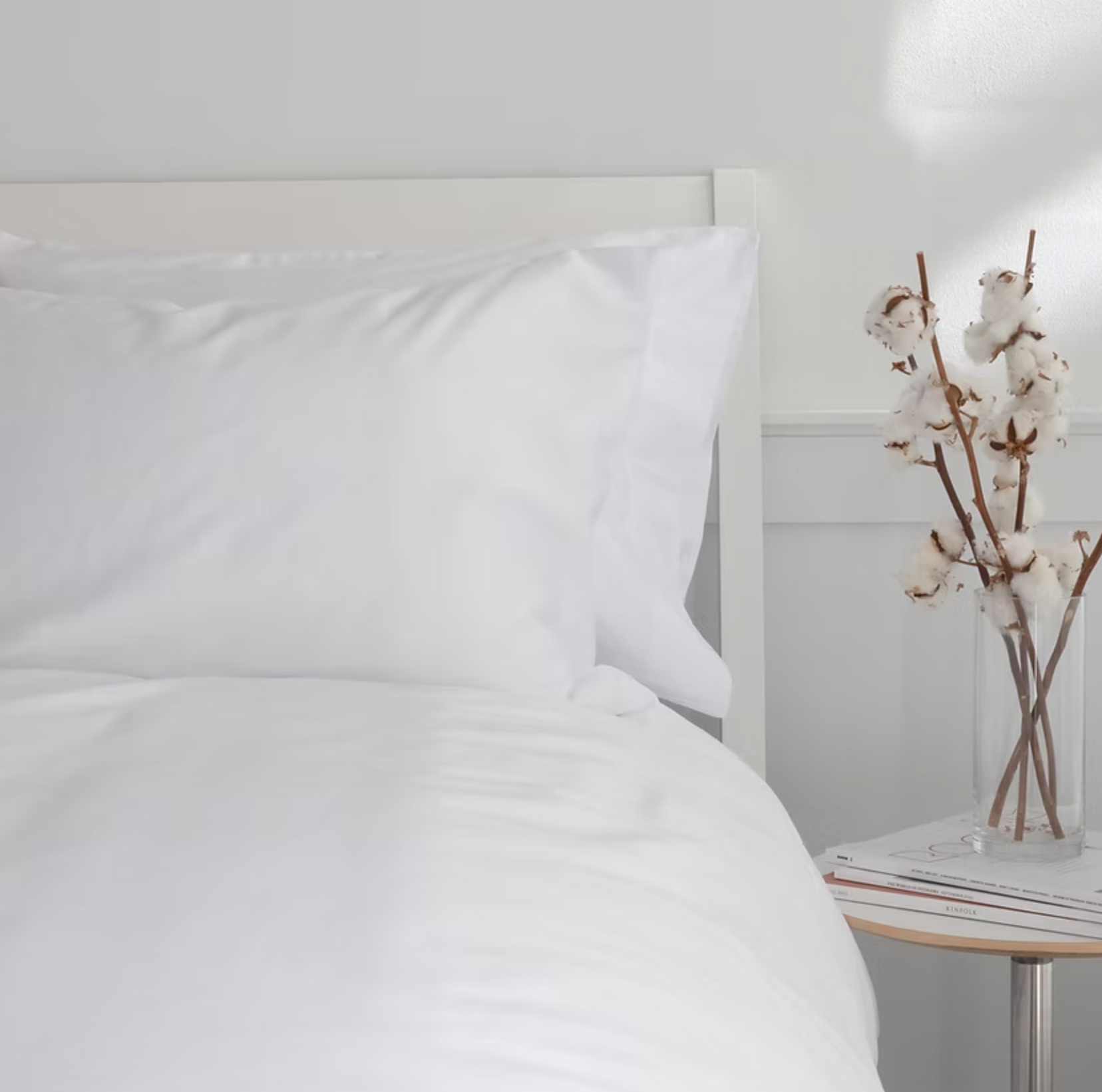 Porto Cotton Sateen Sheet Set white close up