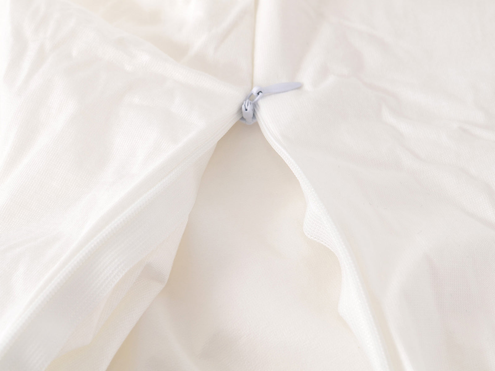 Bamboo Waterproof Pillow Protector zipper