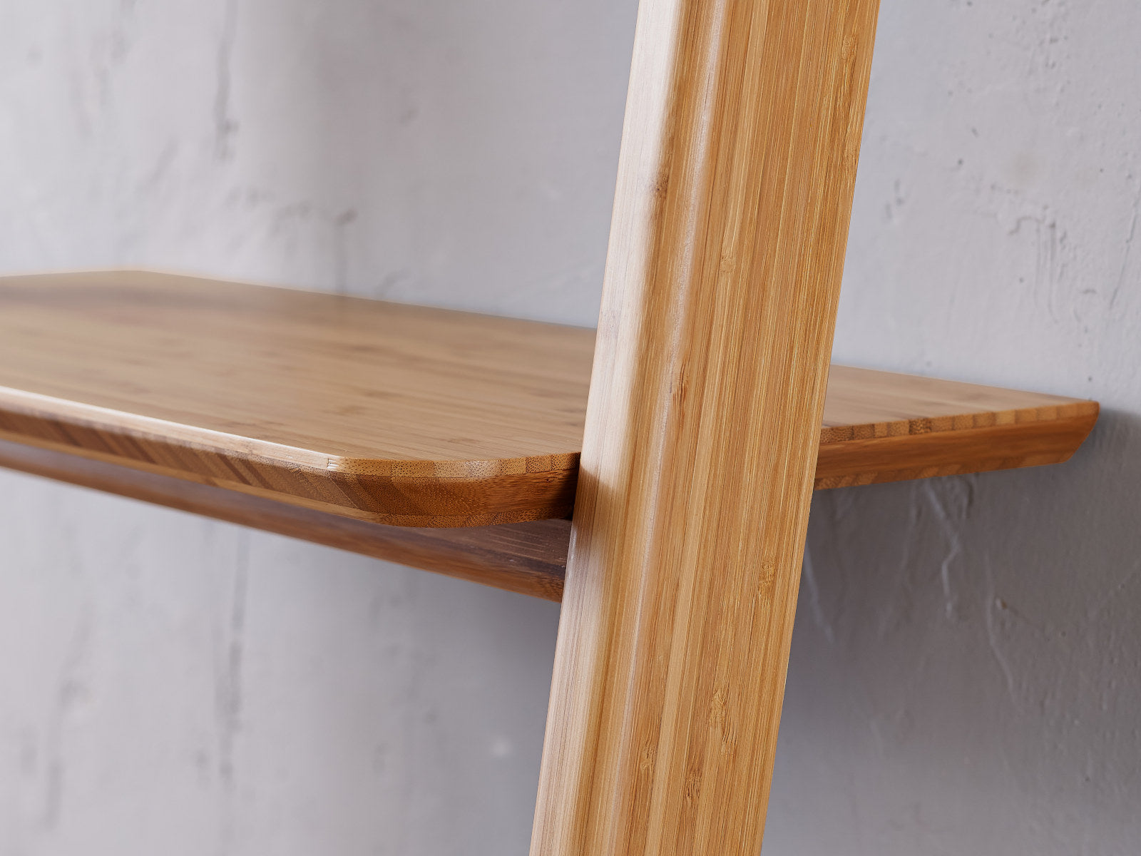 Currant - Leaning Shelf